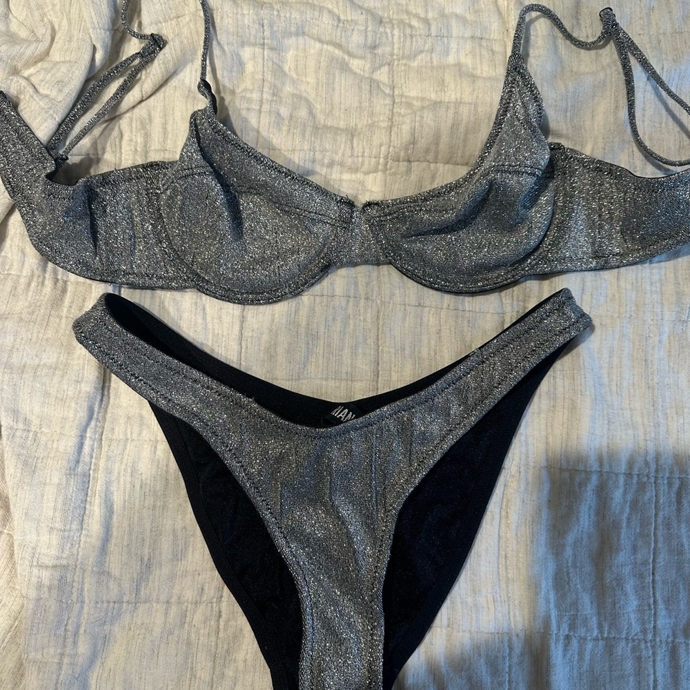 Triangle sparkle bikini